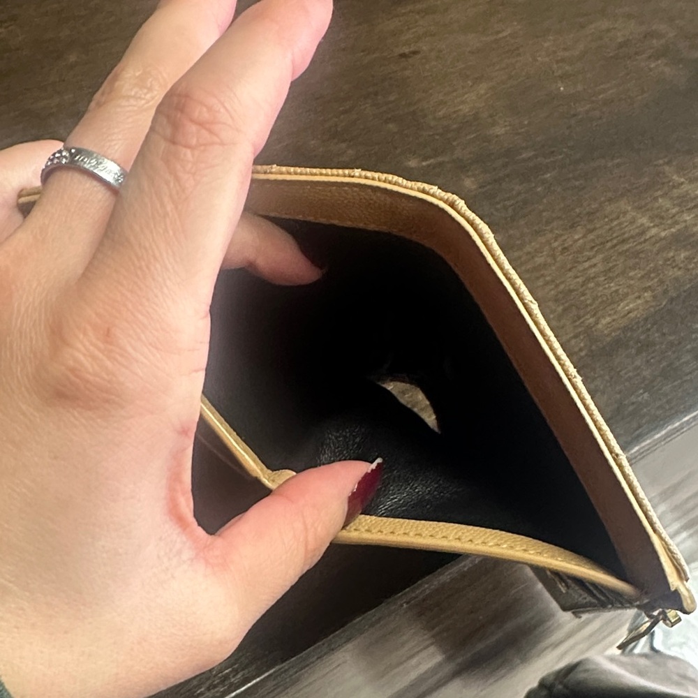 Yves Saint Laurent Gold Quilted Wallet - Picture 5 of 6
